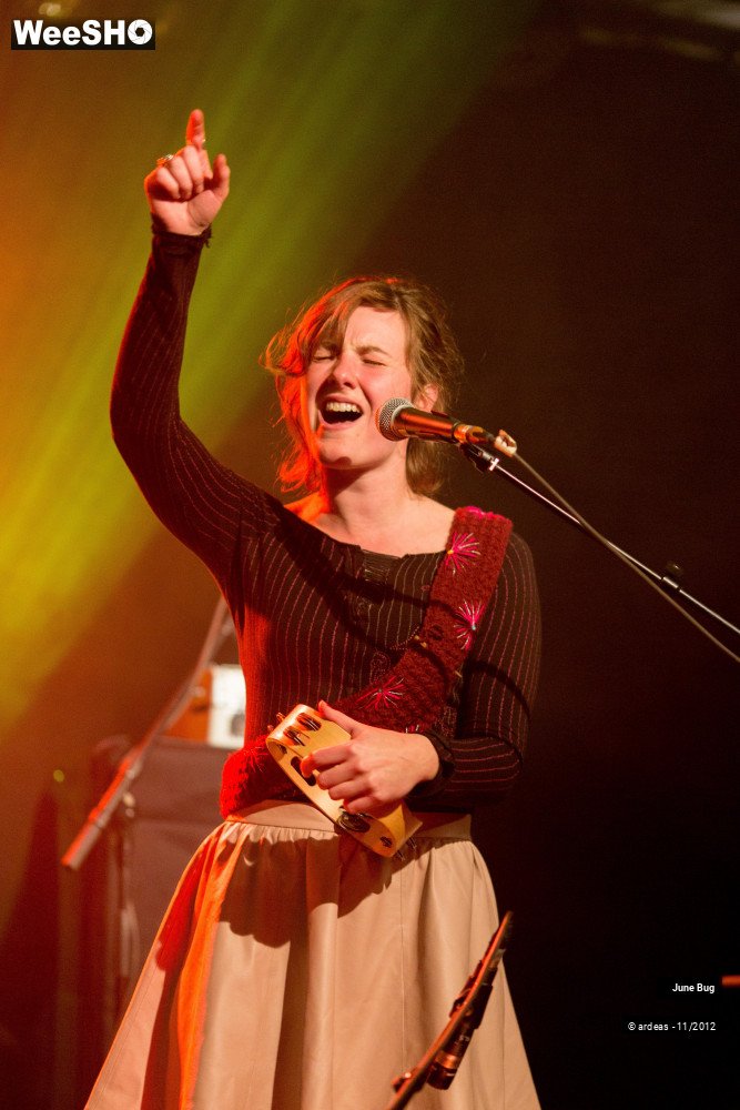 22/30 photos du spectacle June Bug