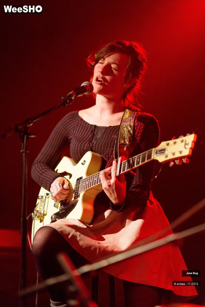 23/30 photos du spectacle June Bug