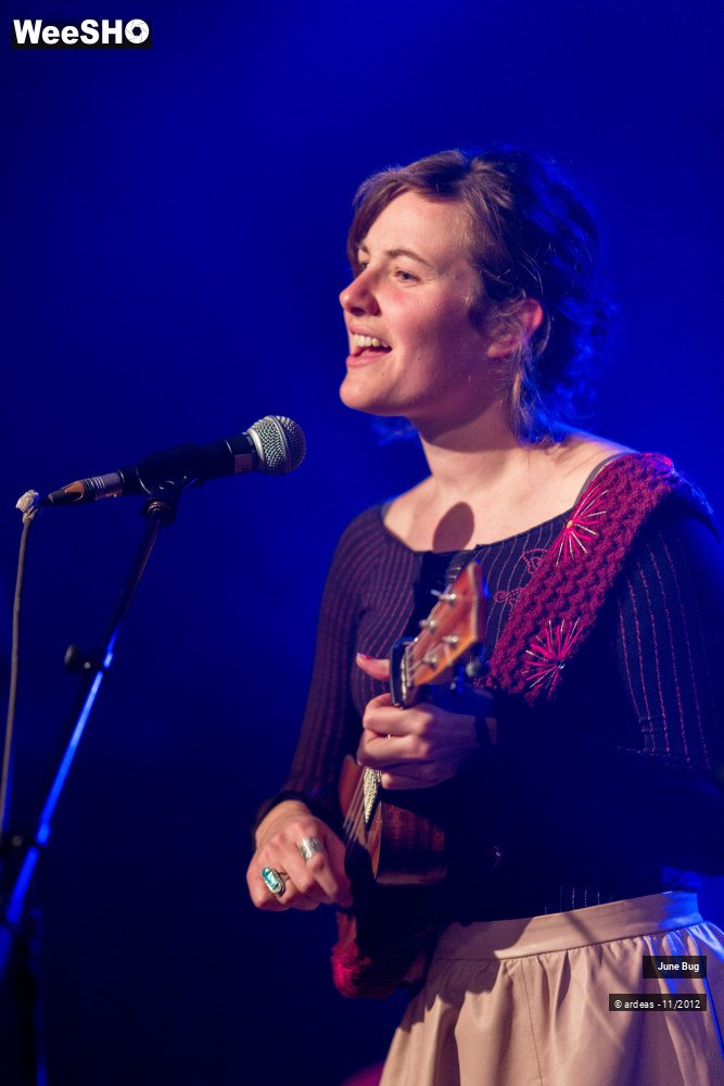 25/30 photos du spectacle June Bug