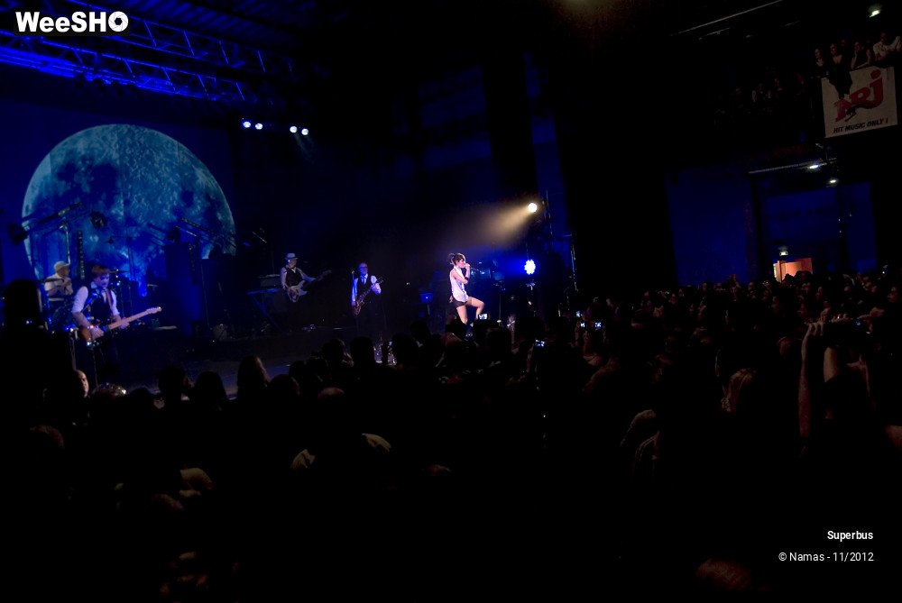 12/33 photos du spectacle Superbus