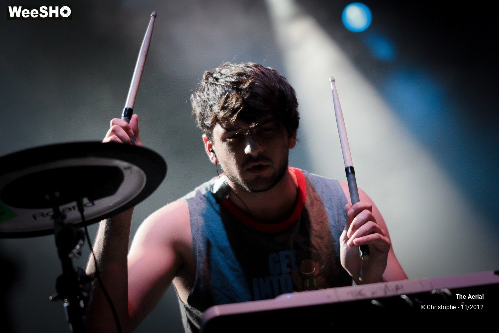 8/44 photos du spectacle The Aerial