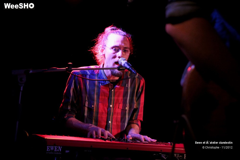 7/45 photos du spectacle Ewen et l'atelier clandestin