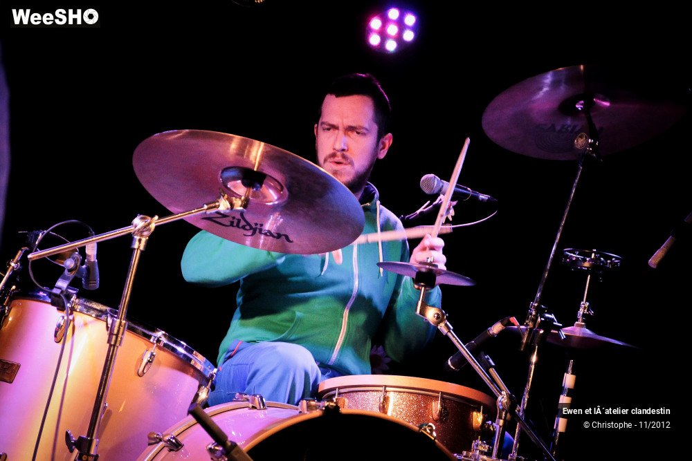 15/45 photos du spectacle Ewen et l'atelier clandestin