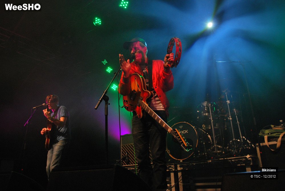 9/18 photos du spectacle Bikinians