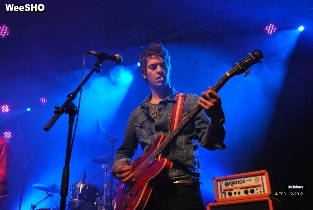 13/18 photos du spectacle Bikinians