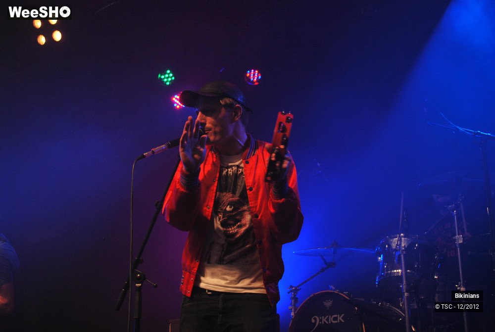 14/18 photos du spectacle Bikinians
