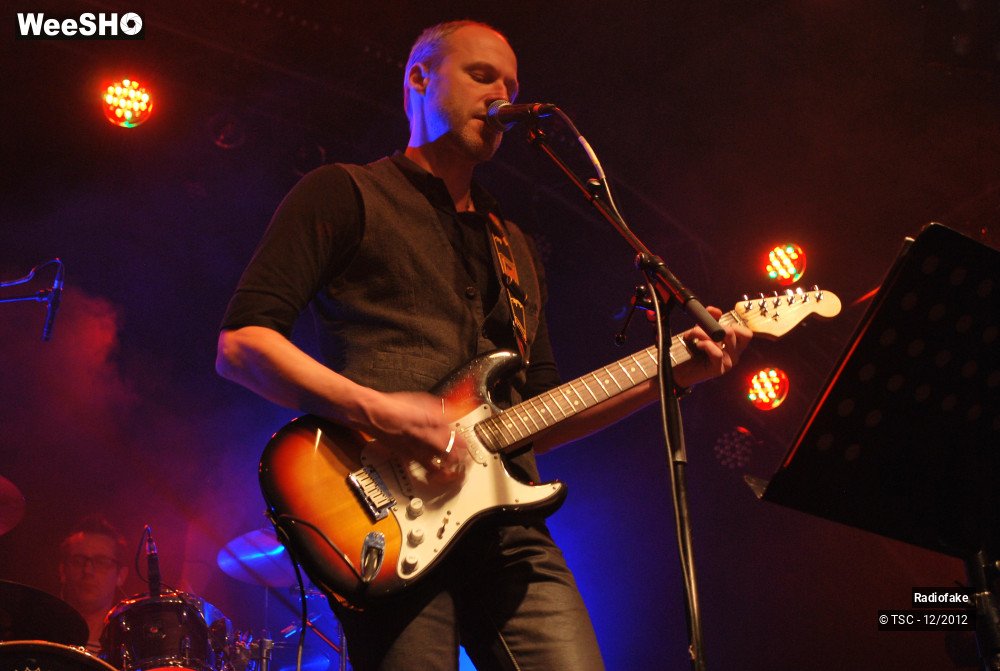 8/10 photos du spectacle Radiofake