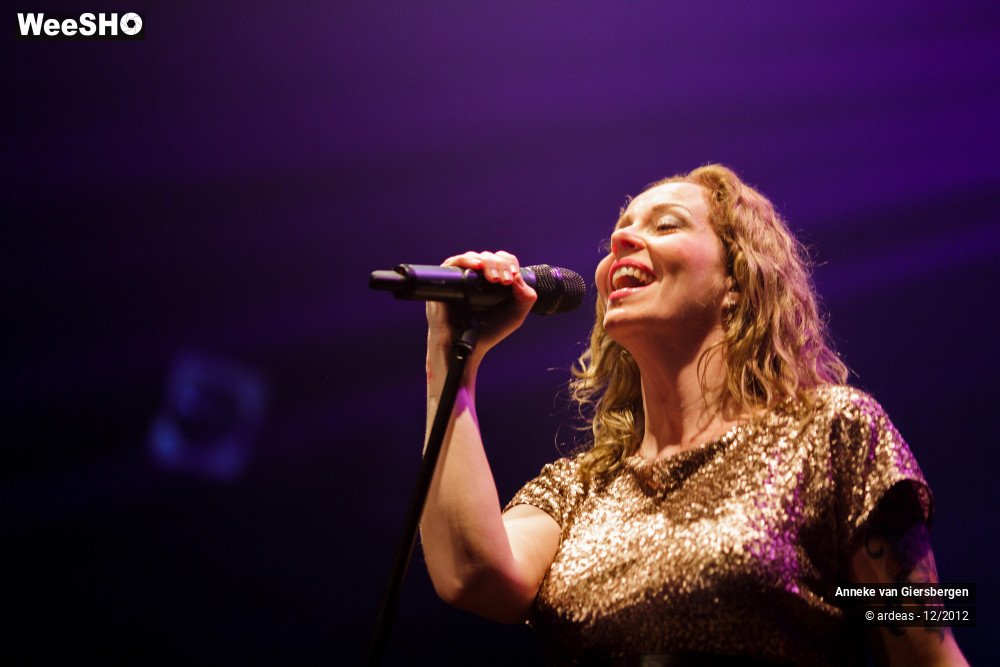 3/40 photos du spectacle Anneke van Giersbergen 