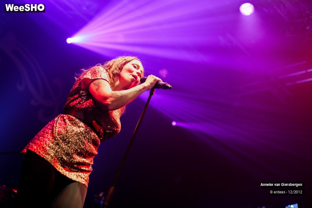 5/40 photos du spectacle Anneke van Giersbergen 