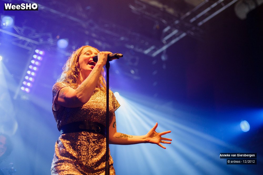 7/40 photos du spectacle Anneke van Giersbergen 