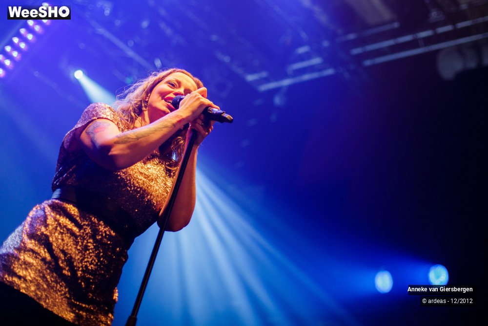13/40 photos du spectacle Anneke van Giersbergen 