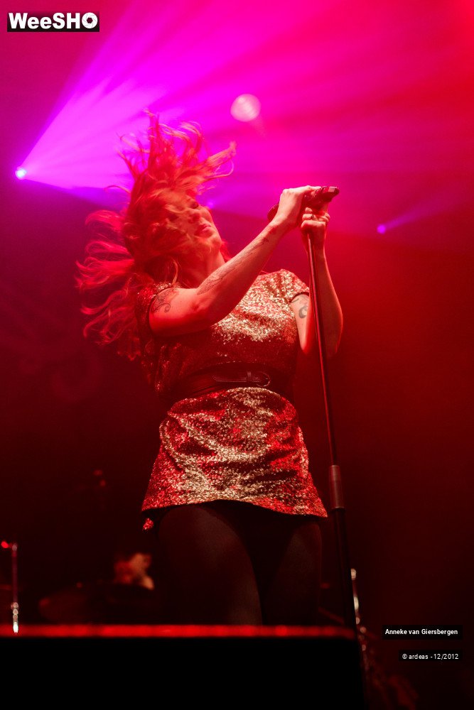 24/40 photos du spectacle Anneke van Giersbergen 