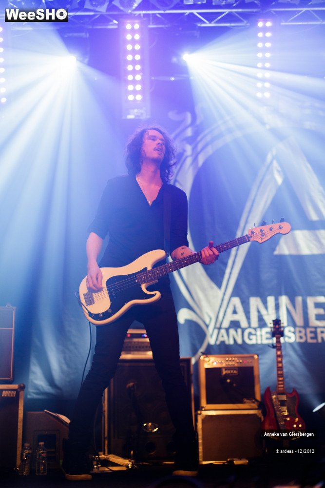 35/40 photos du spectacle Anneke van Giersbergen 