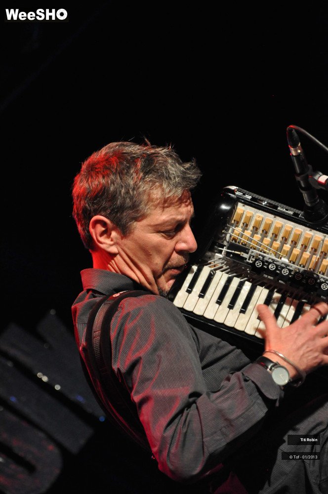 31/40 photos du spectacle Titi Robin