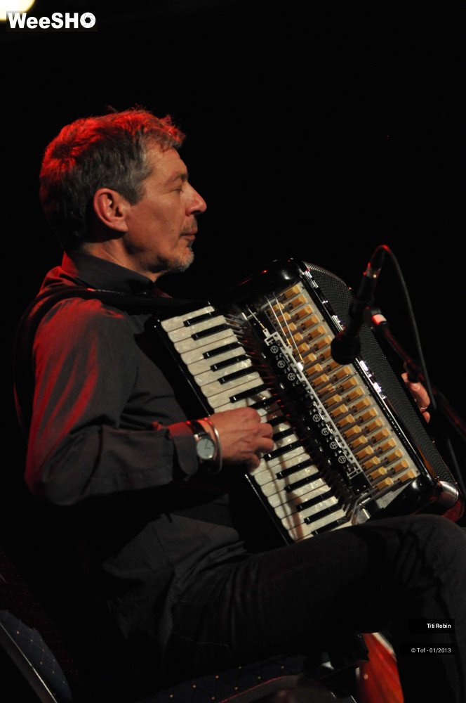 33/40 photos du spectacle Titi Robin