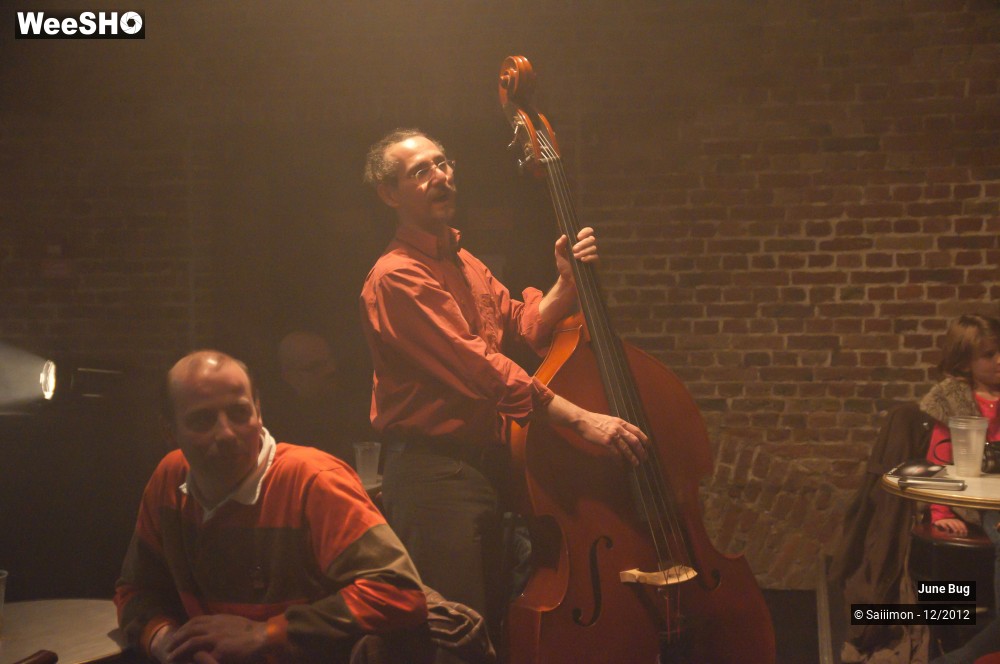 13/25 photos du spectacle June Bug