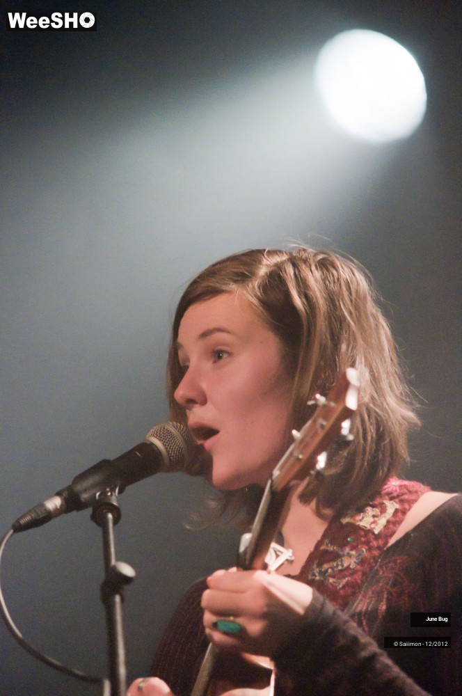 19/25 photos du spectacle June Bug