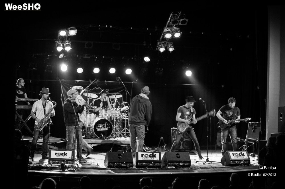 1/32 photos du spectacle La Familya