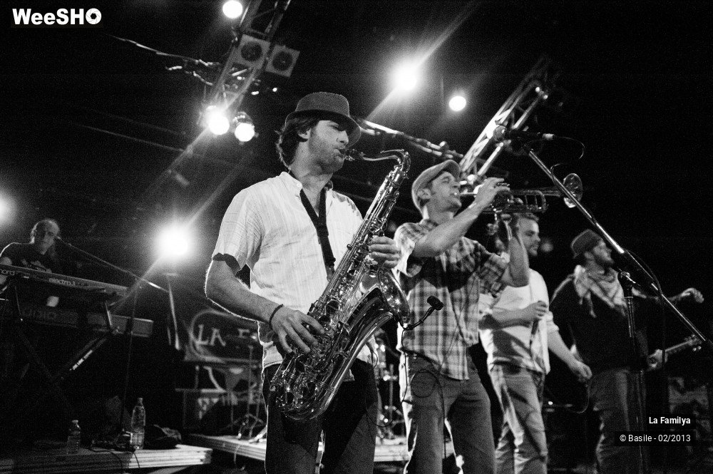 10/32 photos du spectacle La Familya