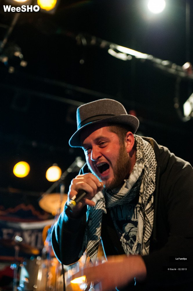 14/32 photos du spectacle La Familya