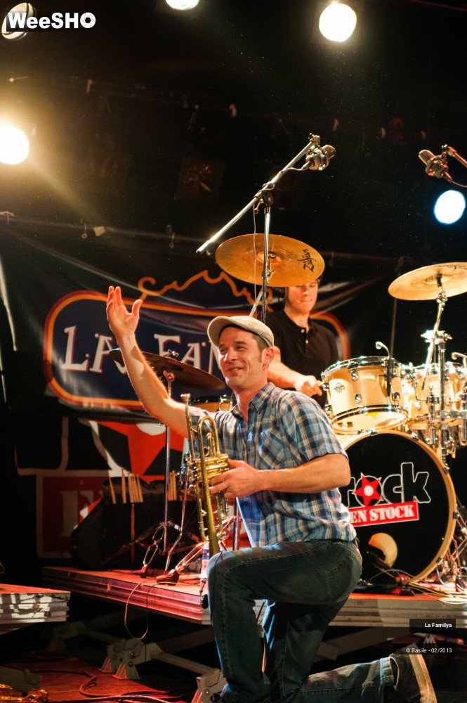 17/32 photos du spectacle La Familya