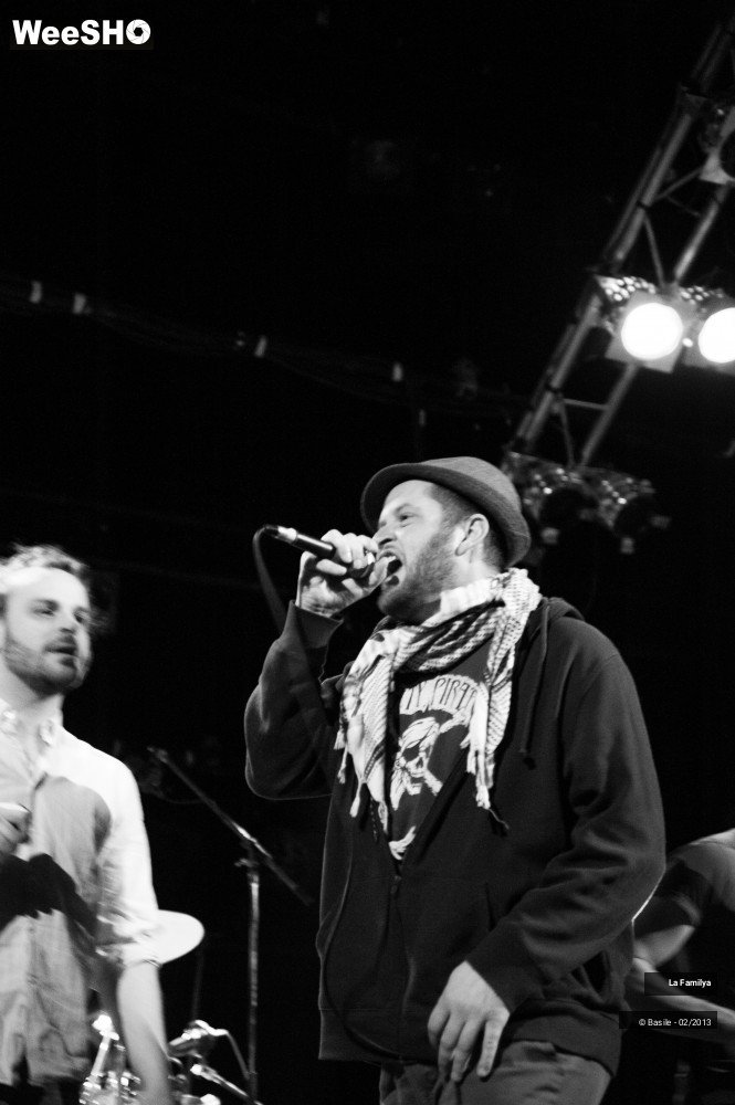 23/32 photos du spectacle La Familya