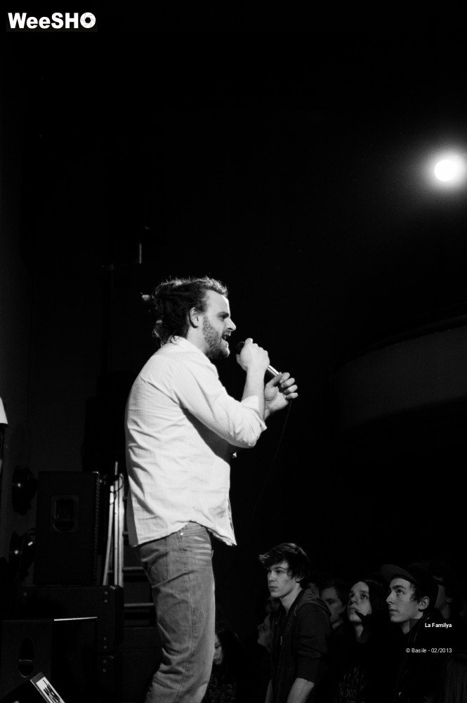 24/32 photos du spectacle La Familya