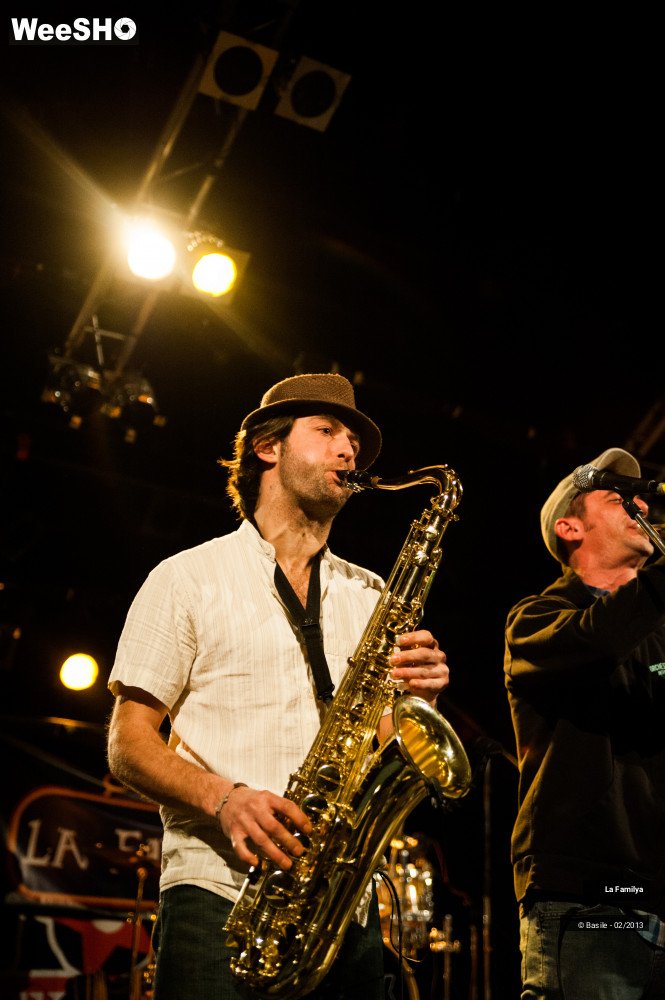 29/32 photos du spectacle La Familya