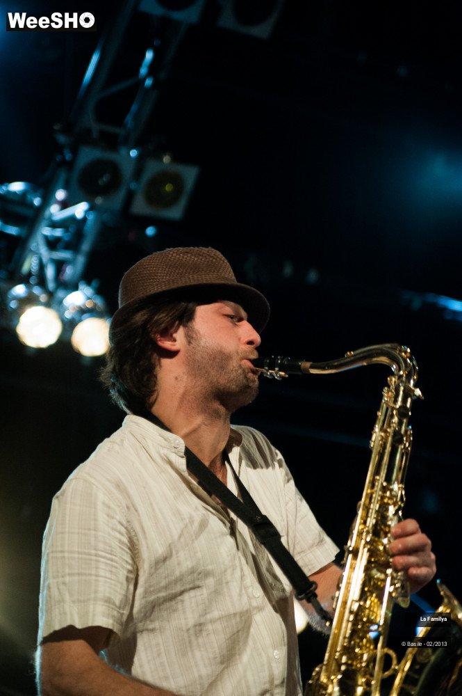 31/32 photos du spectacle La Familya