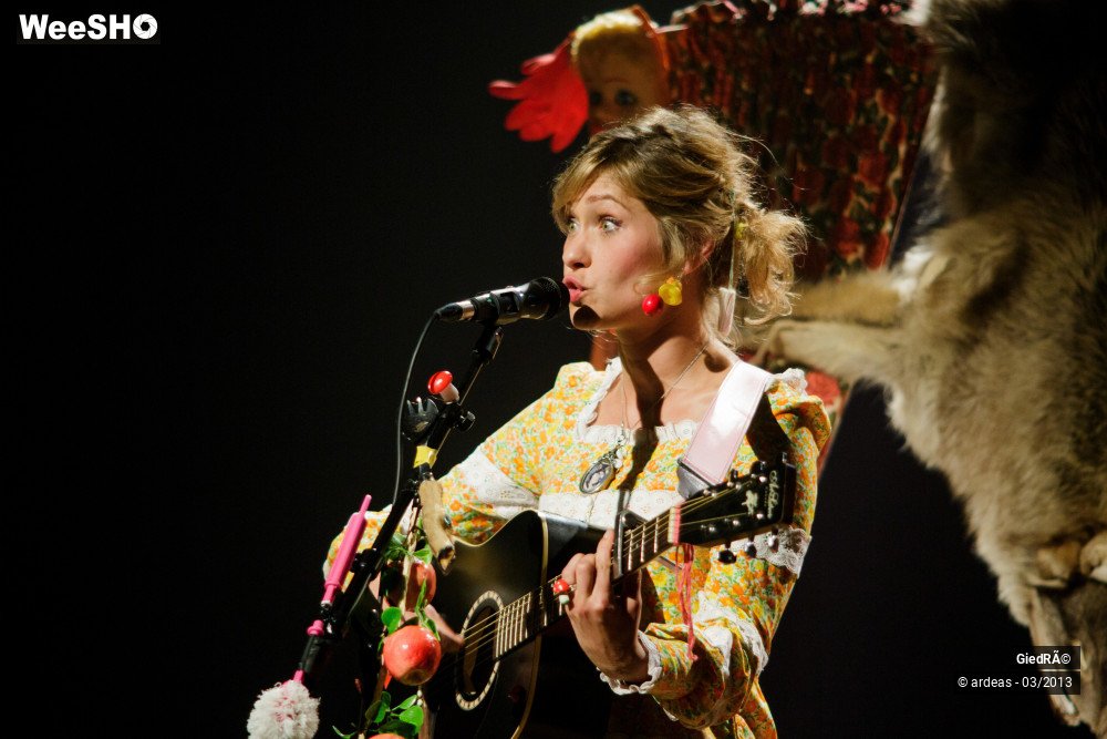 12/35 photos du spectacle Giedré