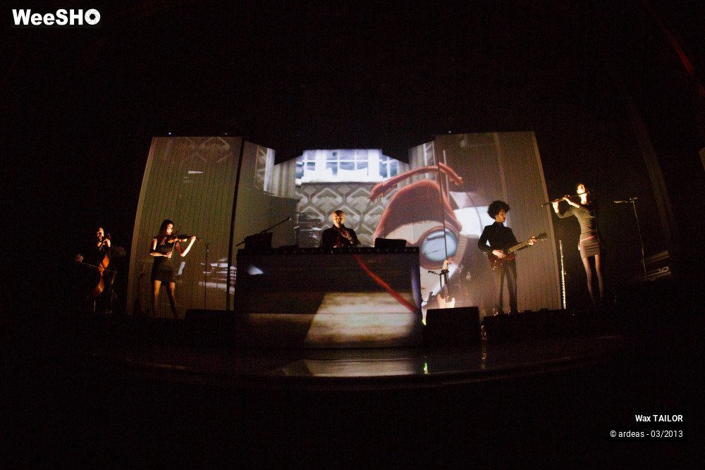 9/33 photos du spectacle Wax Tailor