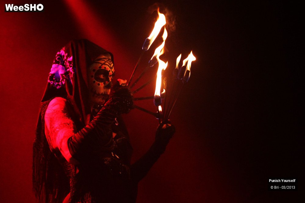 2/22 photos du spectacle Punish Yourself