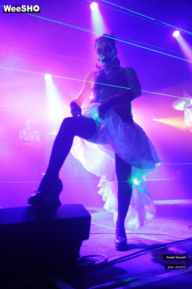 11/22 photos du spectacle Punish Yourself