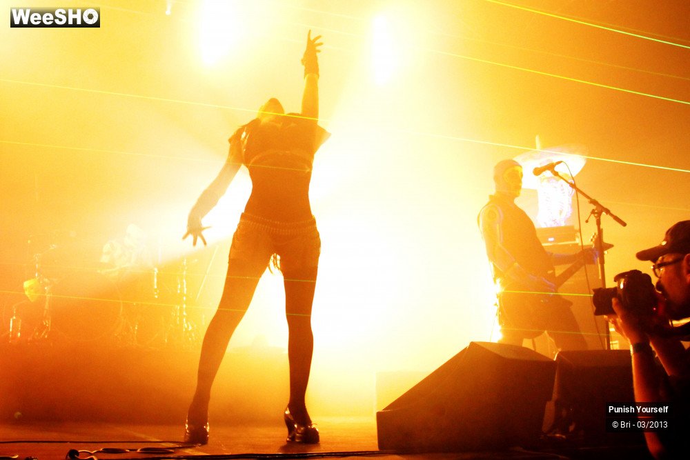 22/22 photos du spectacle Punish Yourself