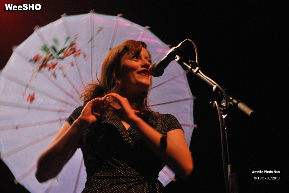 9/12 photos du spectacle Amelie pieds nus