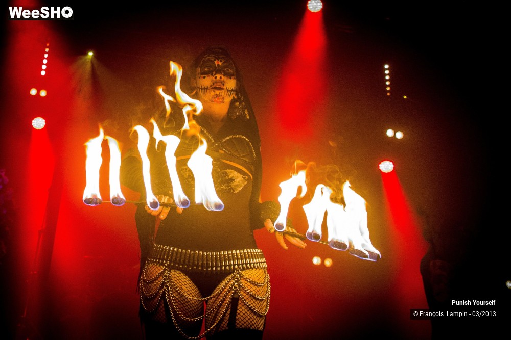 1/50 photos du spectacle Punish Yourself