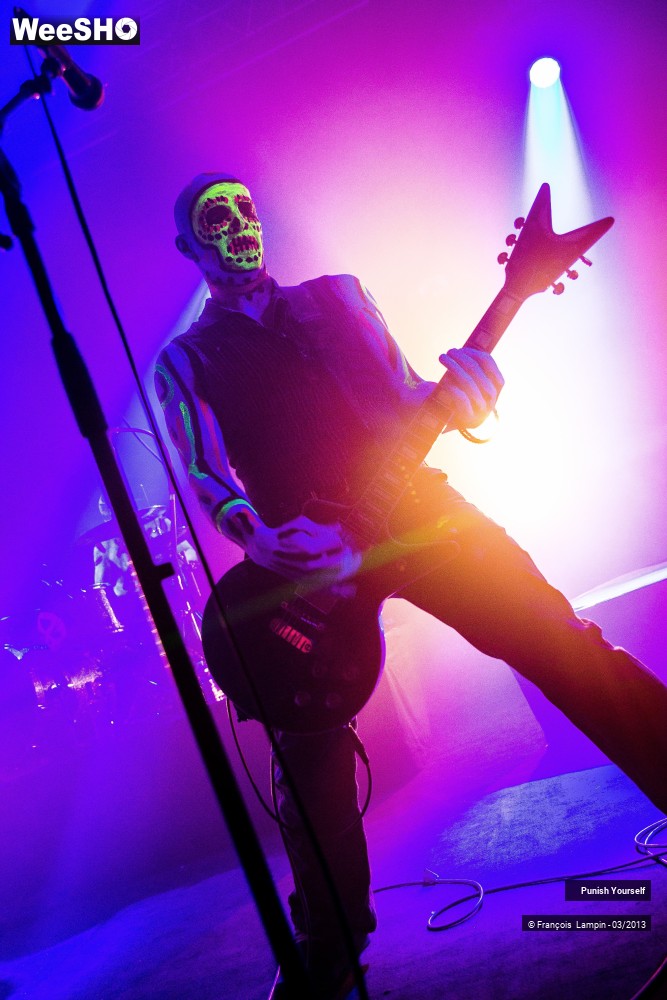 3/50 photos du spectacle Punish Yourself