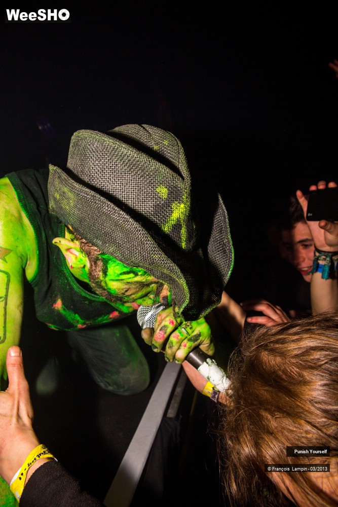 4/50 photos du spectacle Punish Yourself