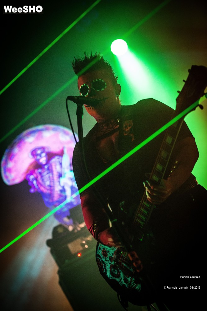 5/50 photos du spectacle Punish Yourself