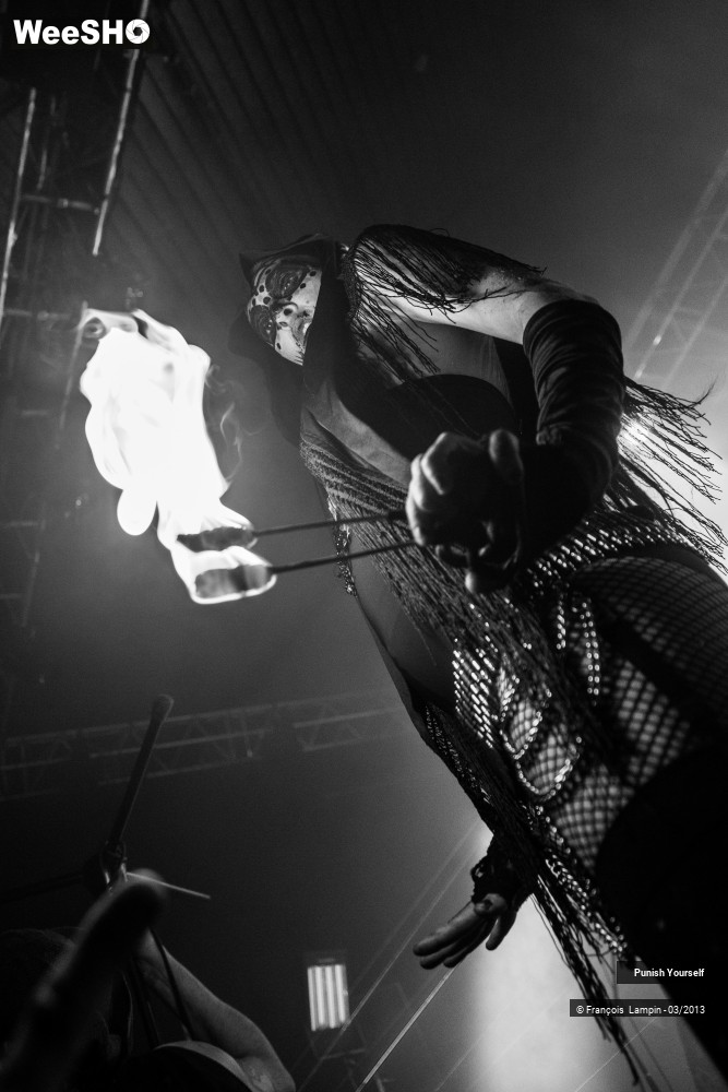 6/50 photos du spectacle Punish Yourself