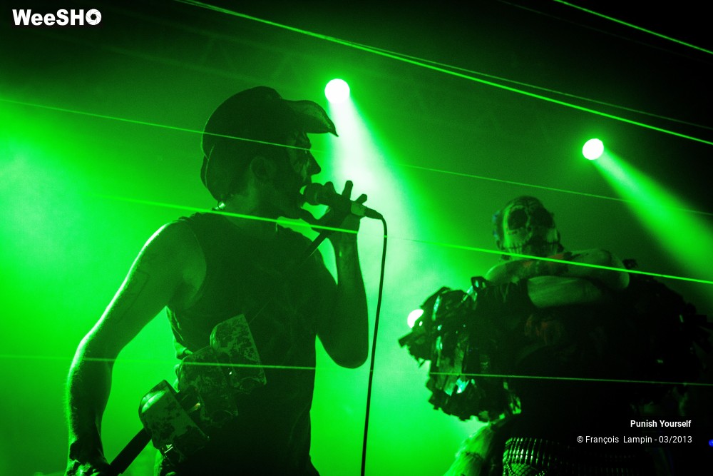 7/50 photos du spectacle Punish Yourself