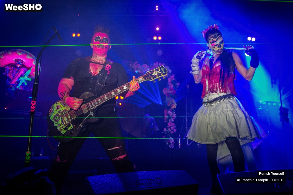 18/50 photos du spectacle Punish Yourself