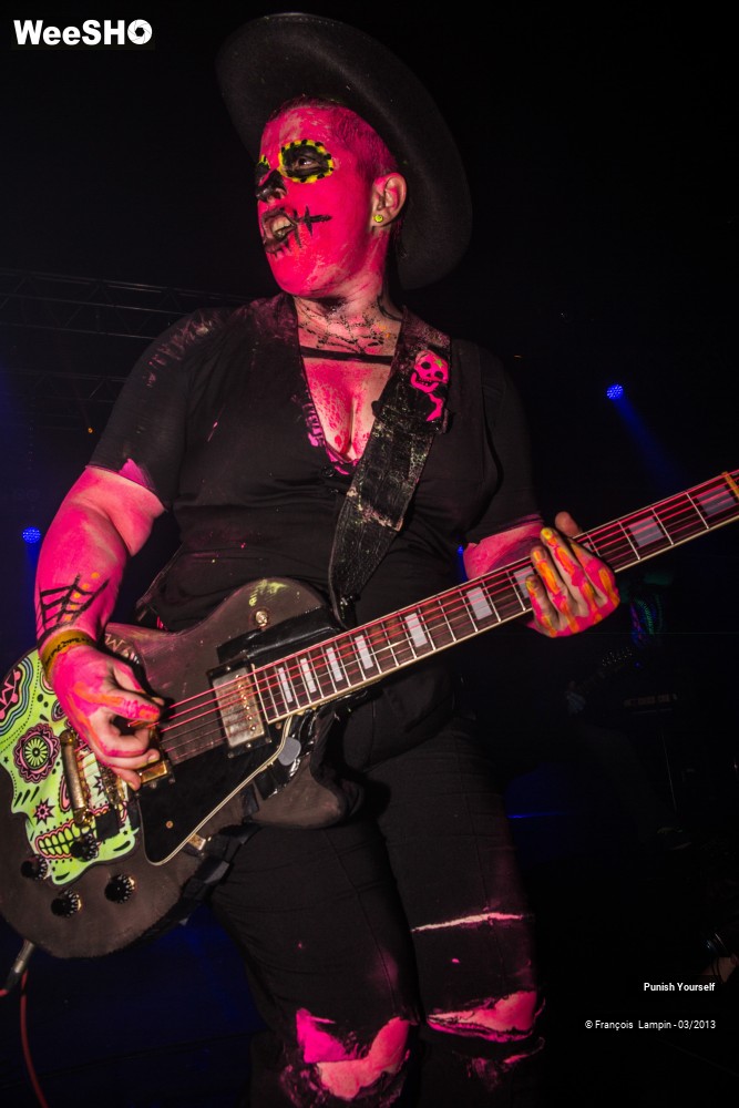 31/50 photos du spectacle Punish Yourself