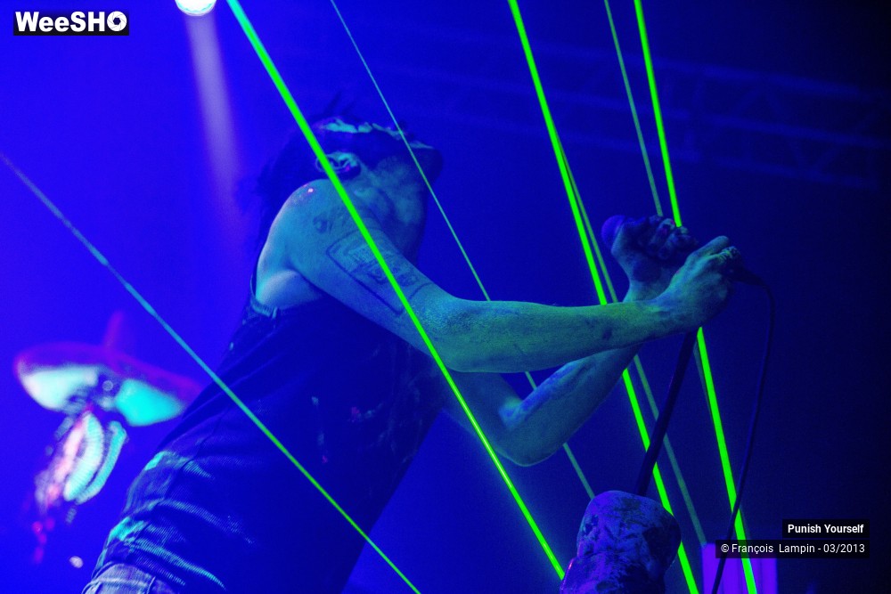 32/50 photos du spectacle Punish Yourself