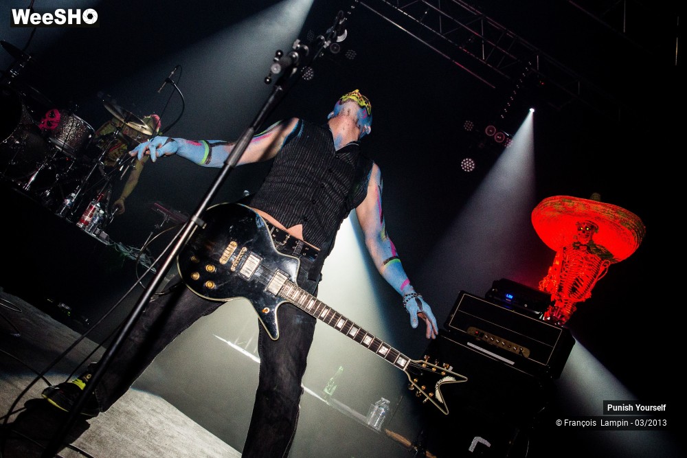 33/50 photos du spectacle Punish Yourself