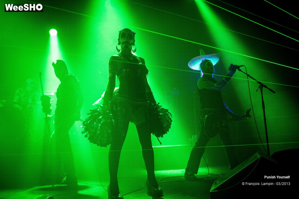 36/50 photos du spectacle Punish Yourself