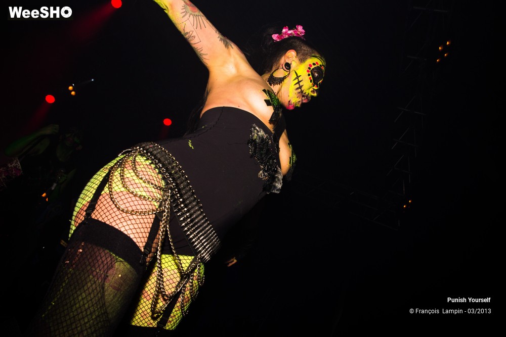 37/50 photos du spectacle Punish Yourself