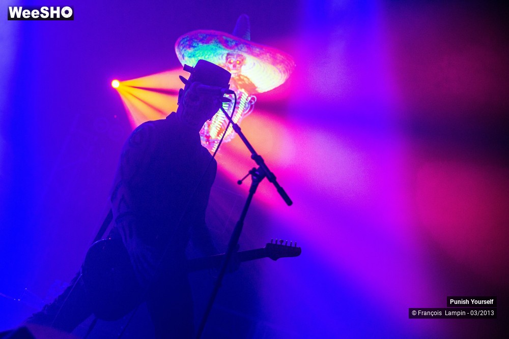 43/50 photos du spectacle Punish Yourself