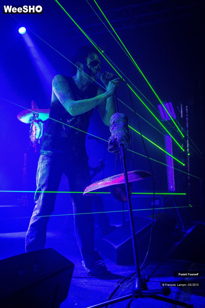 44/50 photos du spectacle Punish Yourself