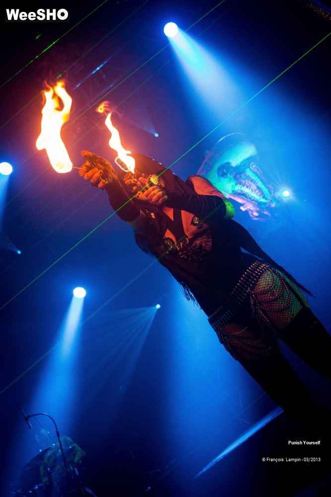 46/50 photos du spectacle Punish Yourself